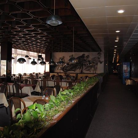 Hotel Labe Pardubice Luaran gambar