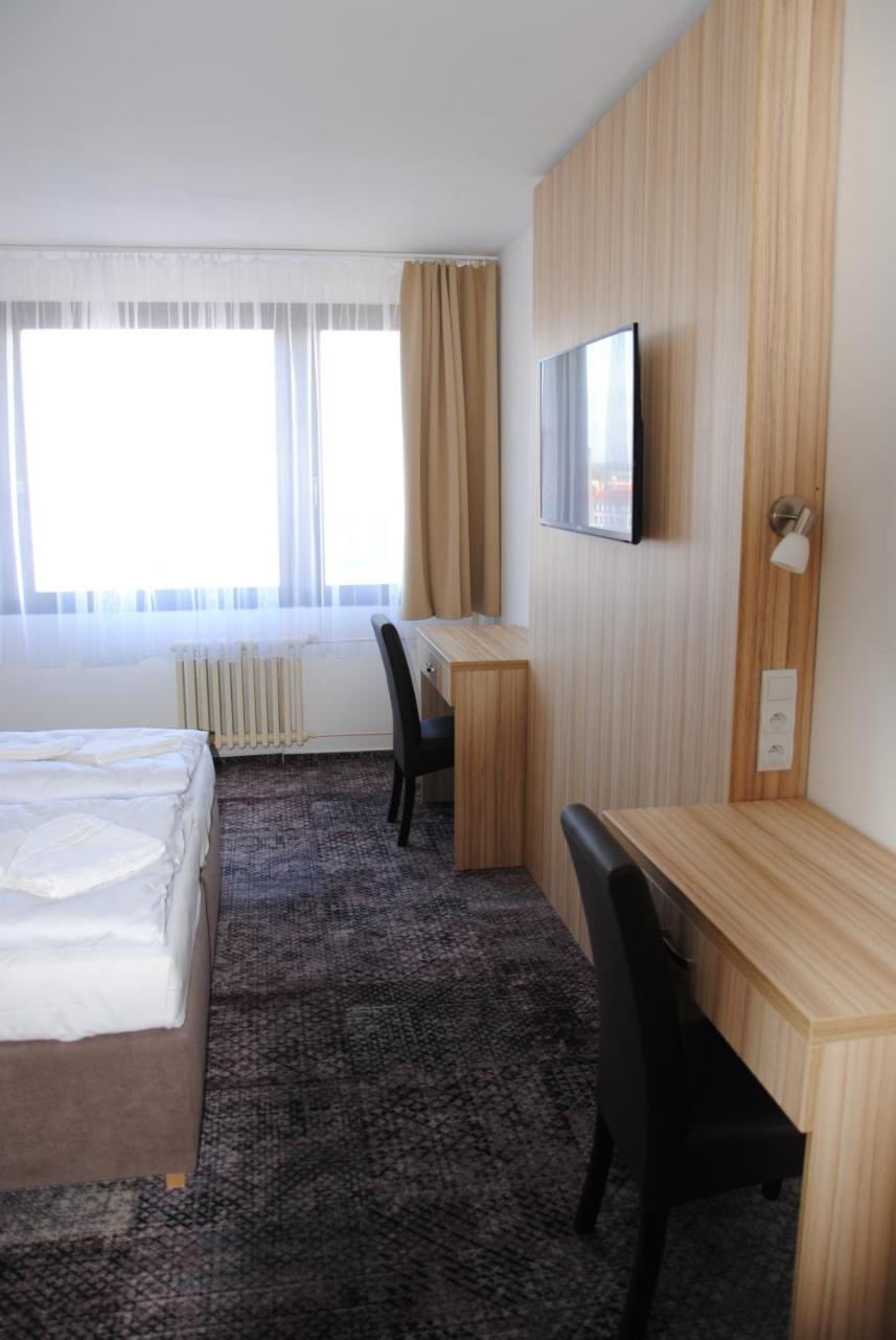 Hotel Labe Pardubice Luaran gambar