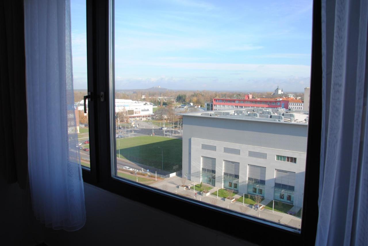 Hotel Labe Pardubice Luaran gambar